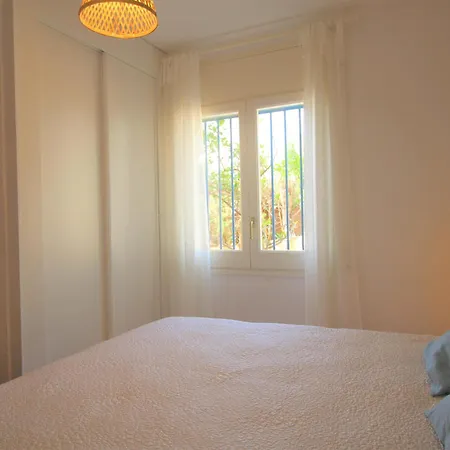 Con Jardin A 150 M De La Playa, 2 Habitaciones, Terraza Con Vistas Parciales Al Mar, Ac, Bbq. - Es-228-151