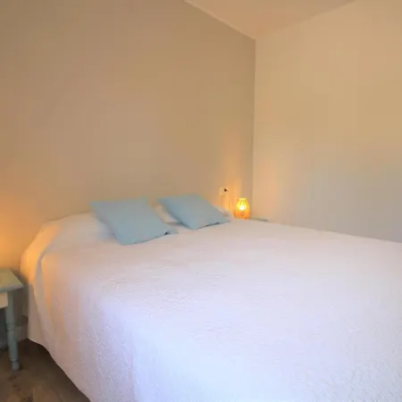 Con Jardin A 150 M De La Playa, 2 Habitaciones, Terraza Con Vistas Parciales Al Mar, Ac, Bbq. - Es-228-151 Llanca