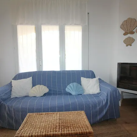 Con Jardin A 150 M De La Playa, 2 Habitaciones, Terraza Con Vistas Parciales Al Mar, Ac, Bbq. - Es-228-151 Llanca