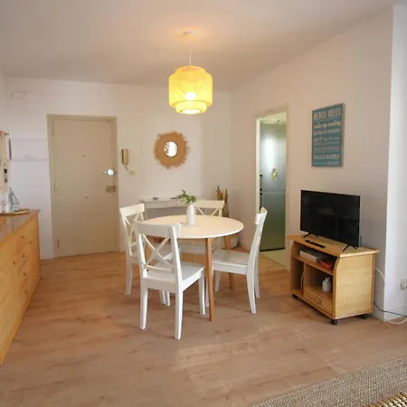 Apartment Con Jardin A 150 M De La Playa, 2 Habitaciones, Terraza Con Vistas Parciales Al Mar, Ac, Bbq. - Es-228-151
