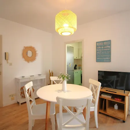 Apartment Con Jardin A 150 M De La Playa, 2 Habitaciones, Terraza Con Vistas Parciales Al Mar, Ac, Bbq. - Es-228-151 Llanca