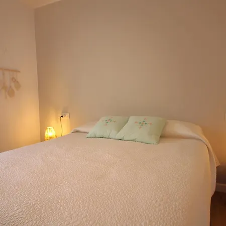 Con Jardin A 150 M De La Playa, 2 Habitaciones, Terraza Con Vistas Parciales Al Mar, Ac, Bbq. - Es-228-151